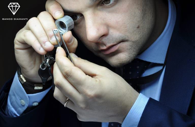 Come vendere un anello di famiglia al giusto prezzo Come vendere un anello di famiglia al giusto prezzo