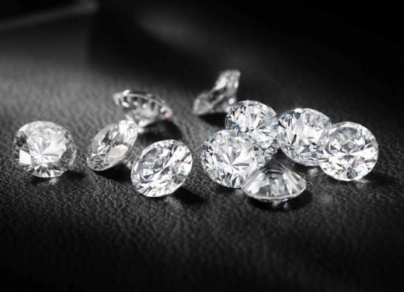 5 motivi per non vendere i diamanti all’asta