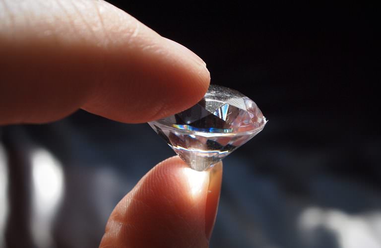 Per vendere diamanti in modo sicuro rivolgetevi agli esperti Per vendere diamanti in modo sicuro rivolgetevi agli esperti