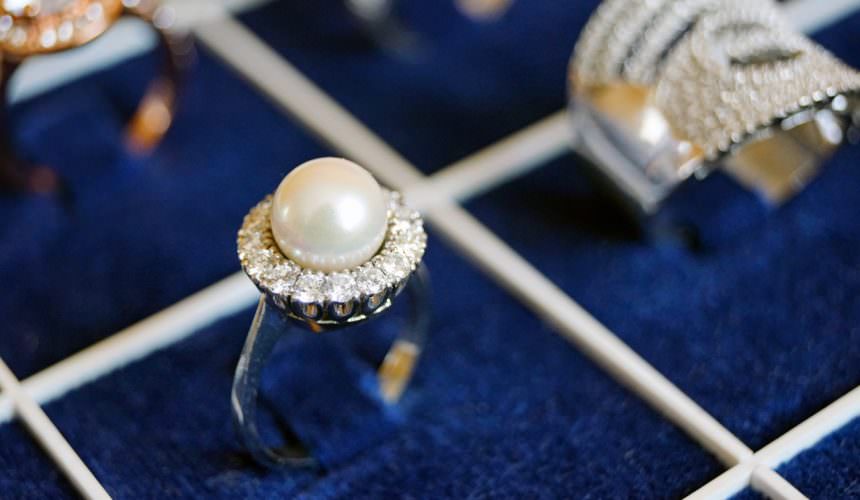 Investire in diamanti pro e contro: ecco i vantaggi e gli svantaggi Investire in diamanti pro e contro: ecco i vantaggi e gli svantaggi